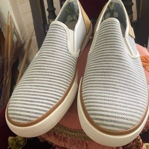 Tommy Bahama Boat shoes 9.5 new